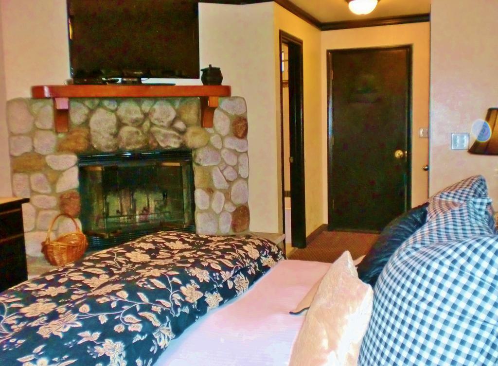 The North Shore Inn Crestline Eksteriør bilde
